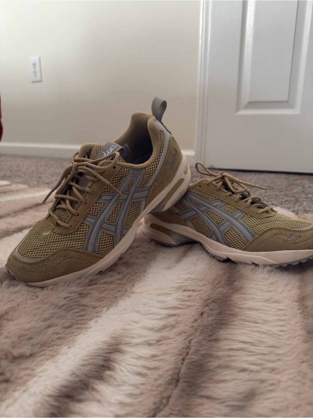 Women’s ASICS Gel 1090v2